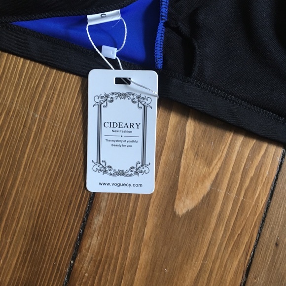 Cideary Halter Bikini Top - Picture 6 of 7